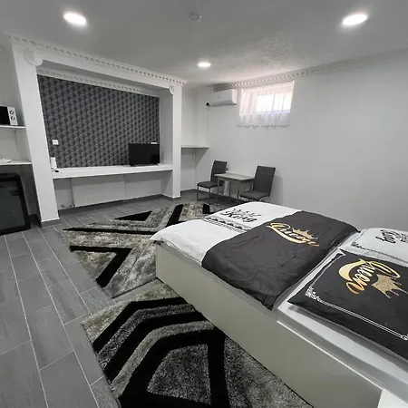 Adel Apartman Kisujszallas Kültér fotó