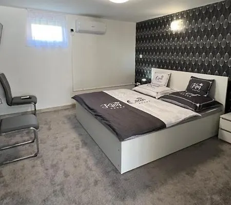 Adel Apartman Kisujszallas Kültér fotó