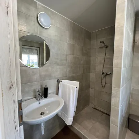 Adel Apartman Kisujszallas Kültér fotó