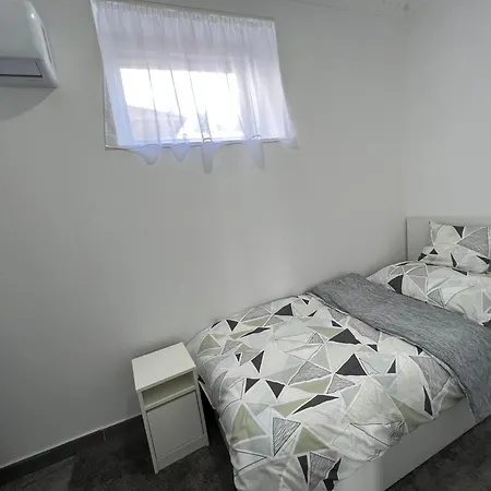Adel Apartman Kisujszallas Kültér fotó