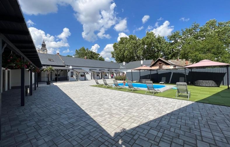 Adel Apartment Kisujszallas