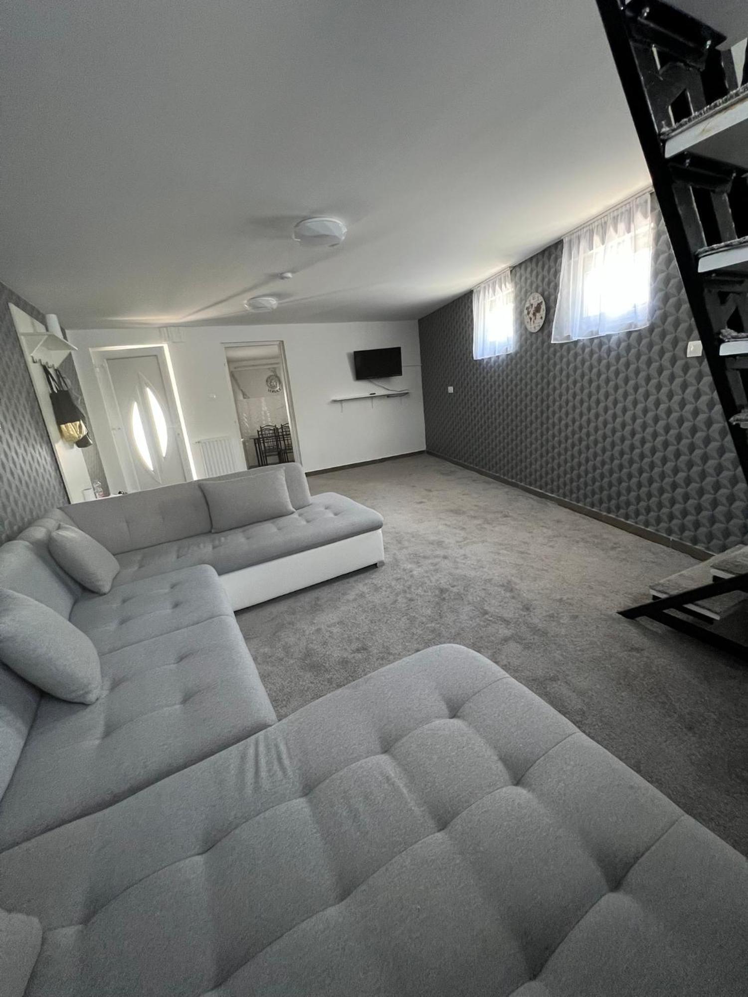 Adel Apartment Kisujszallas