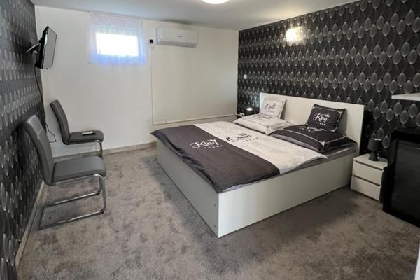 Apartment Adel