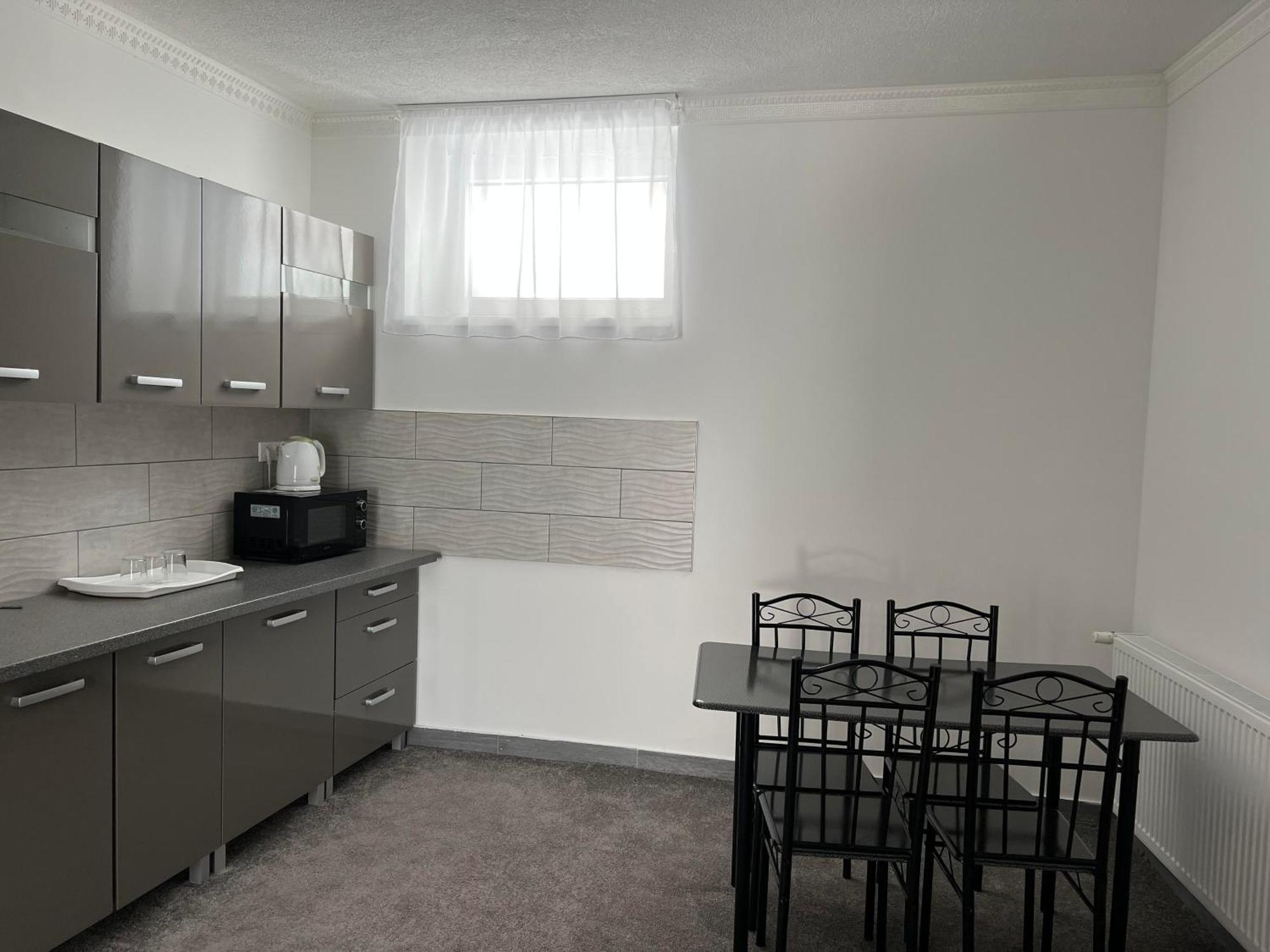 Adel Apartment Kisujszallas